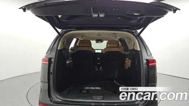 Kia Carnival 2023 — Фото 20/20