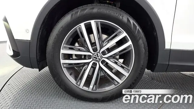 Volkswagen Tiguan Allspace 2023 — Photo 10/38