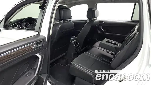 Volkswagen Tiguan Allspace 2023 — Photo 38/38