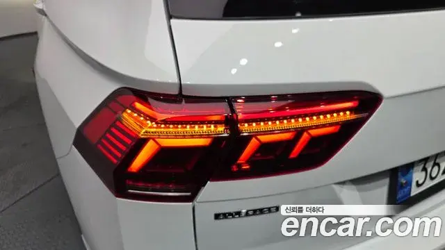 Volkswagen Tiguan Allspace 2023 — Photo 25/38