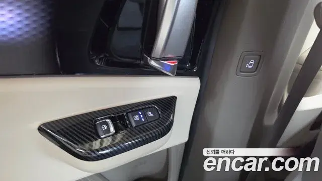 Kia Carnival 2021 — Фото 19/20