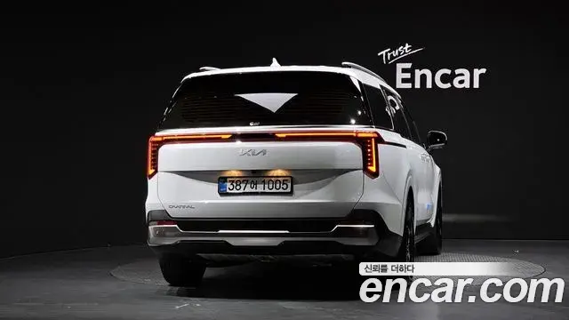 Kia Carnival 2025 — Photo 4/20