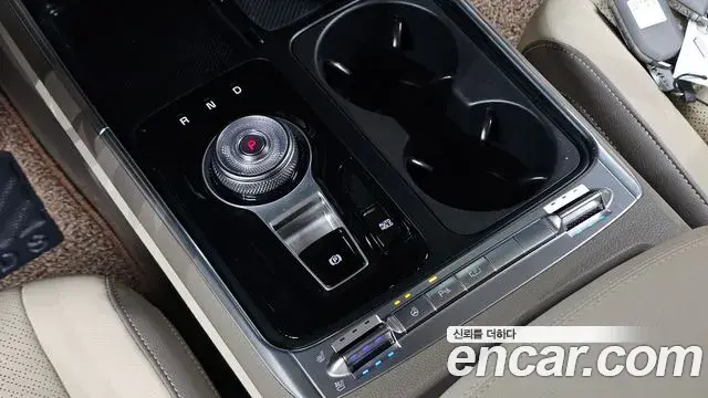 Kia Carnival 2025 — Photo 8/20