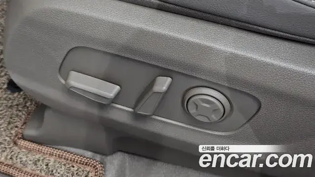 Kia Carnival 2025 — Photo 18/20
