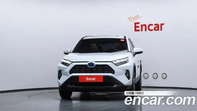 Toyota RAV4 2024 — Şəkil 3/20