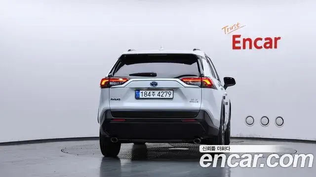 Toyota RAV4 2024 — Şəkil 4/20