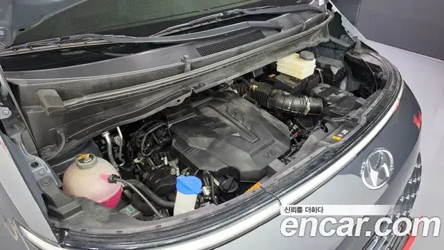 Hyundai Staria 2023 — Фото 6/20