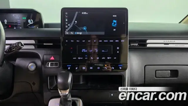 Hyundai Staria 2023 — Фото 12/20
