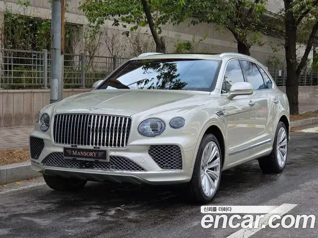 Bentley Bentayga 2024 — Photo 1/20