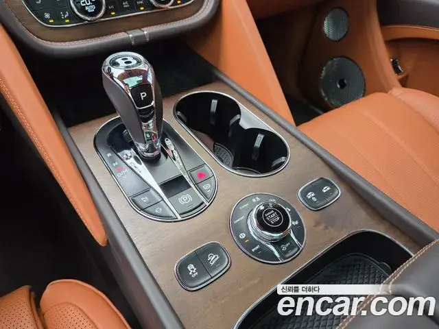 Bentley Bentayga 2024 — Photo 11/20