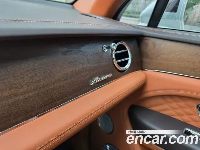 Bentley Bentayga 2024 — Photo 4/20