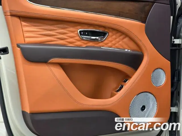 Bentley Bentayga 2024 — Photo 7/20