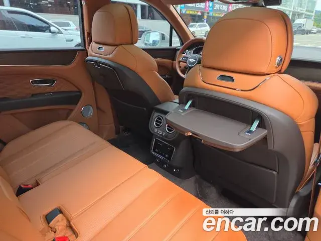 Bentley Bentayga 2024 — Photo 15/20