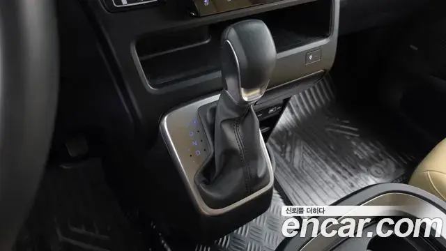 Hyundai Staria 2022 — Фото 9/20