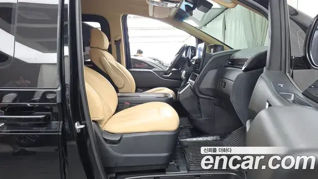 Hyundai Staria 2022 — Фото 11/20