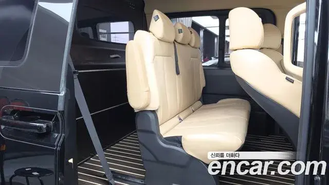 Hyundai Staria 2022 — Фото 12/20