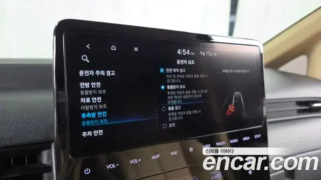 Hyundai Staria 2022 — Фото 16/20