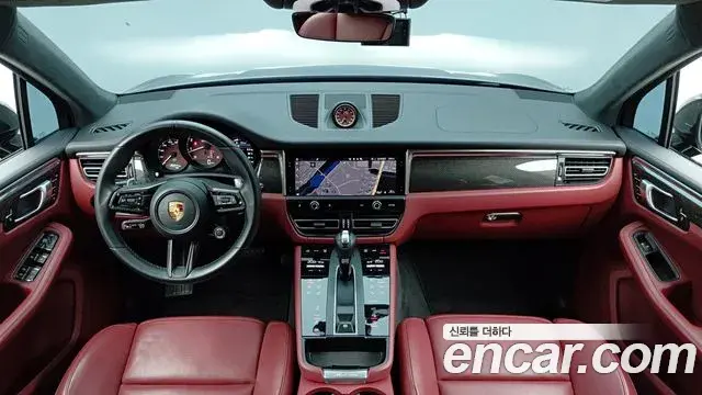 Porsche Macan 2023 — Фото 10/20