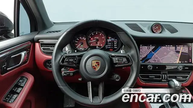 Porsche Macan 2023 — Фото 11/20