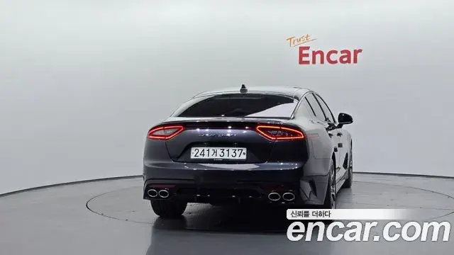 Kia Stinger 2019 — Şəkil 9/20