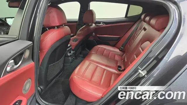 Kia Stinger 2019 — Şəkil 19/20