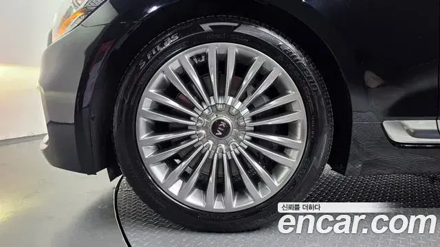 Kia The K9 2018 — Photo 5/20