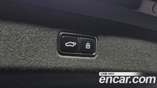 Kia The K9 2018 — Photo 20/20