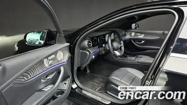 Mercedes-Benz E-Class 2021 — Фото 10/20