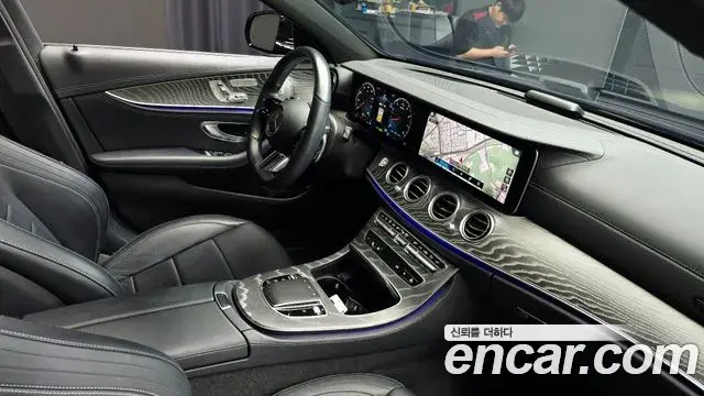Mercedes-Benz E-Class 2021 — Фото 19/20