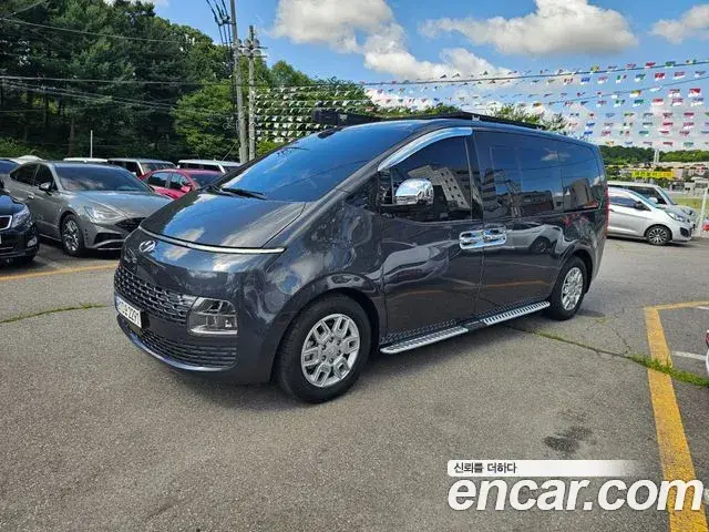 Hyundai Staria 2022 — Фото 1/16