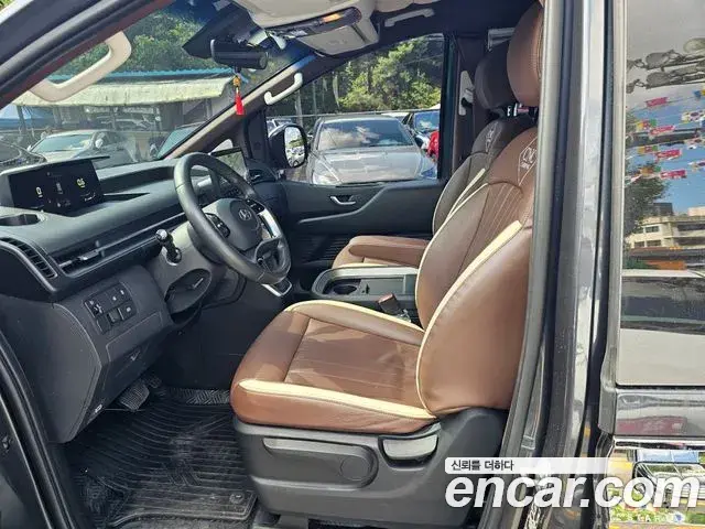 Hyundai Staria 2022 — Фото 6/16