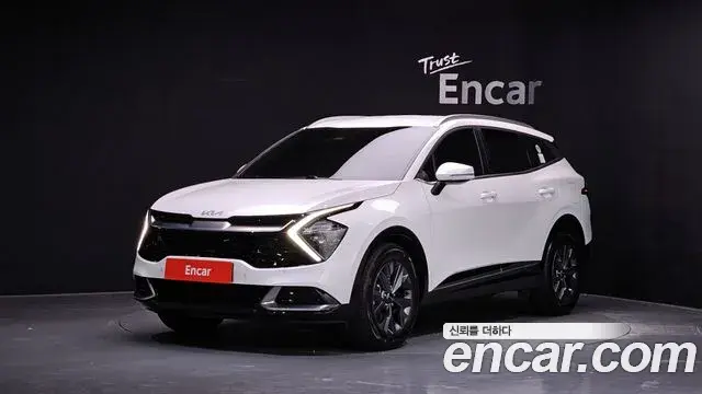 Kia Sportage 2022 — Фото 1/20
