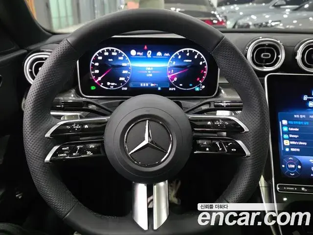 Mercedes-Benz C-Class 2026 — Фото 13/17