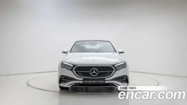 Mercedes-Benz E-Class 2025 — Фото 2/17