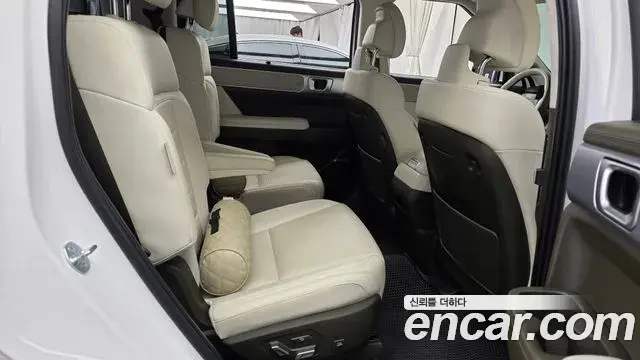 Hyundai Santa Fe 2023 — Фото 11/20