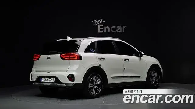 Kia Niro 2021 — Photo 2/20