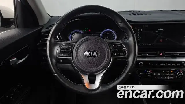 Kia Niro 2021 — Photo 13/20