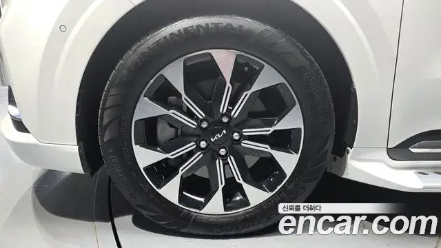 Kia Carnival 2022 — Фото 4/20