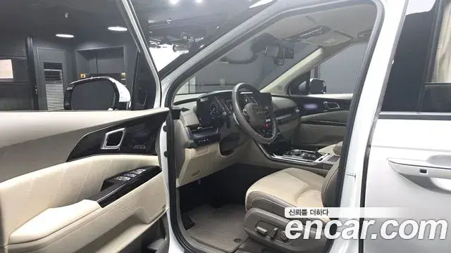 Kia Carnival 2022 — Фото 8/20