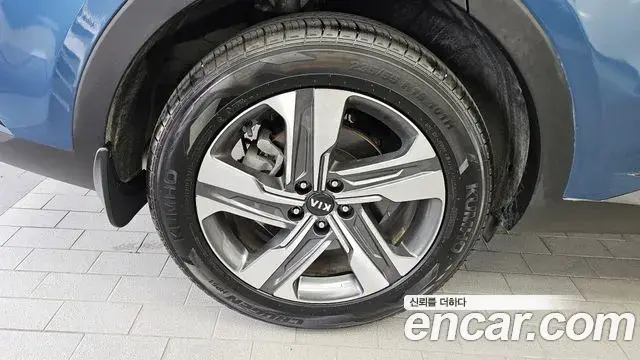 Kia Sorento 2021 — Фото 5/20