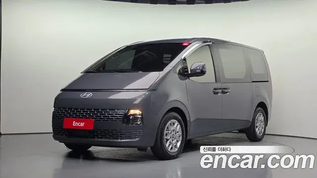Hyundai Staria 2025 — Photo 1/20
