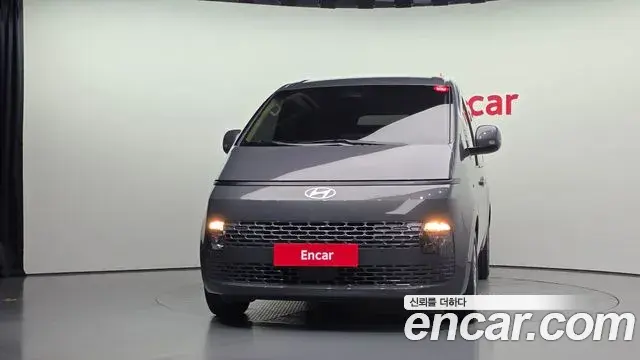 Hyundai Staria 2025 — Photo 3/20