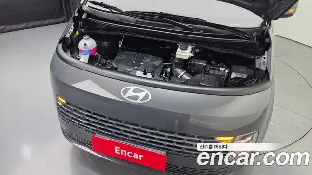 Hyundai Staria 2025 — Photo 6/20