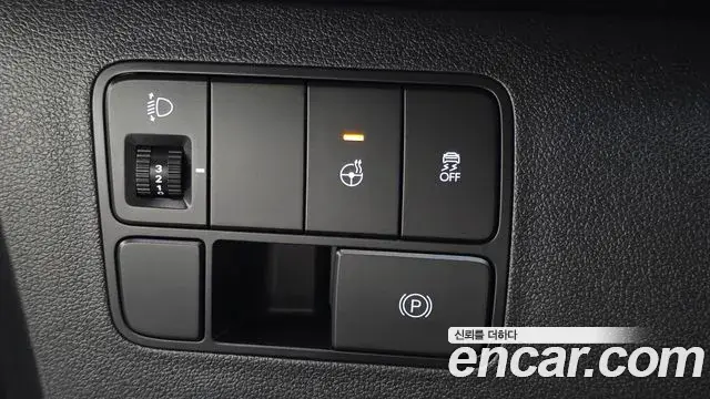 Hyundai Staria 2025 — Photo 19/20