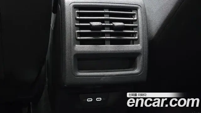 Volkswagen Golf 2022 — ფოტო 23/32