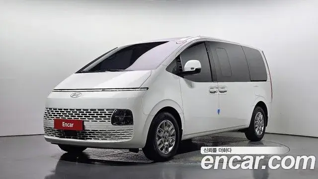 Hyundai Staria 2025 — Фото 1/20