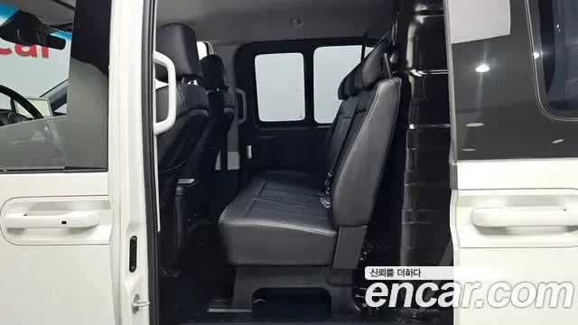 Hyundai Staria 2025 — Фото 11/20