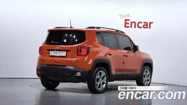Jeep Renegade 2019 — Фото 1/20
