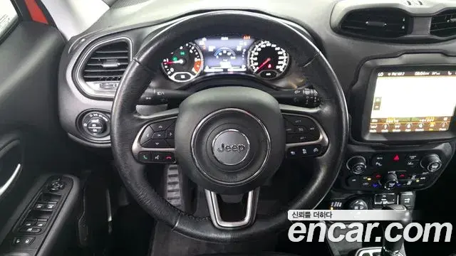 Jeep Renegade 2019 — Фото 13/20