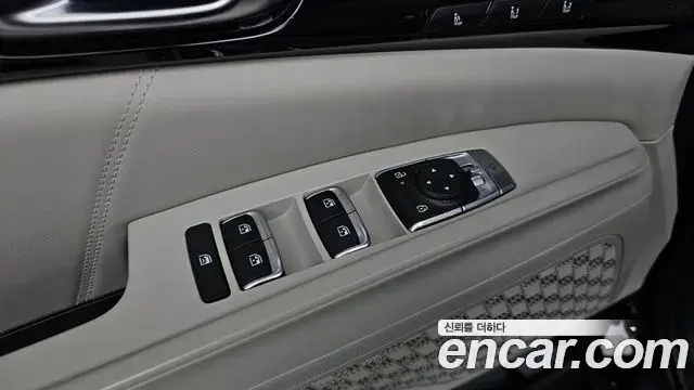 Kia Carnival 2024 — Фото 18/20
